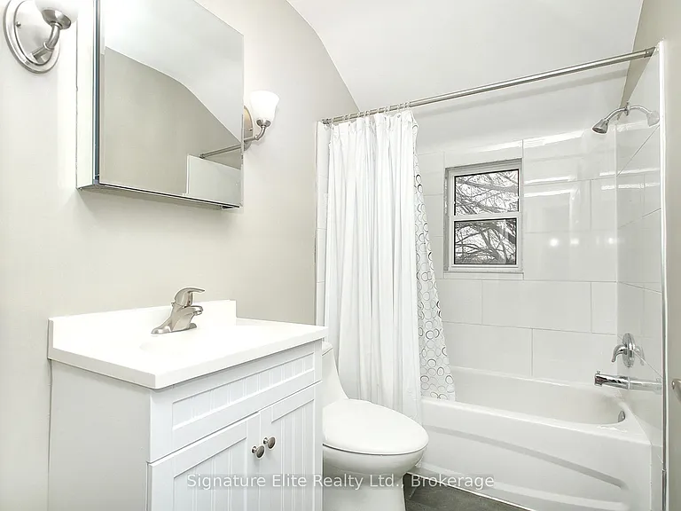 254 Hibbert Ave #UPPER — Photo 7