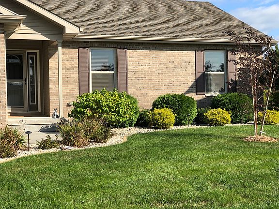2nd image of 998 S Foxgrove Dr
