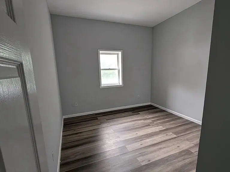 546-554 Prospect St #8 — Photo 3