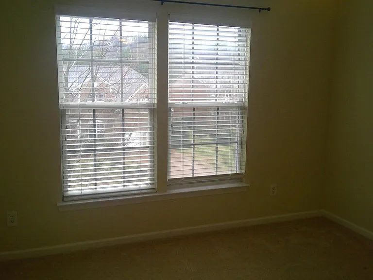 305 Sweetwater Ct — Photo 20
