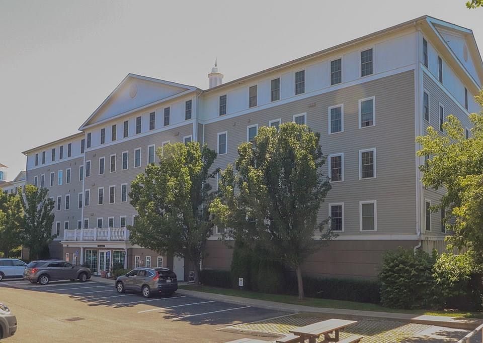 1st image of 10 Crowninshield St Unit 208