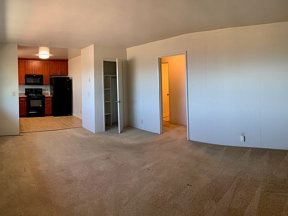 3rd image of 706 Laine St #706