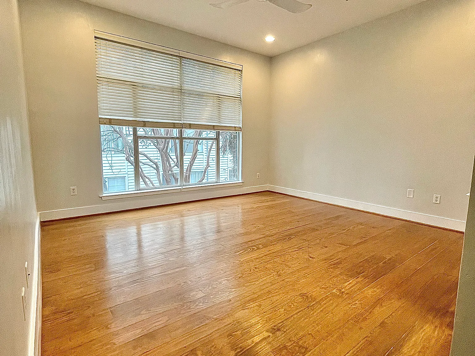 2 bed, 1087 sqft, $2,650 — Photo 2