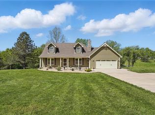 18321 Crestview Dr, Holt, MO 64048