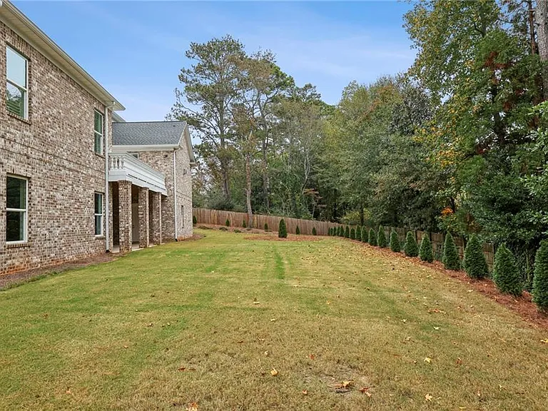 3750 Robinson Rd NE — Photo 51