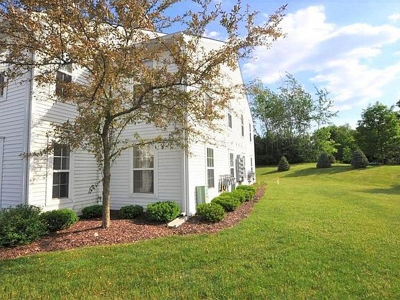 2nd image of 2792 S Knightsbridge Cir