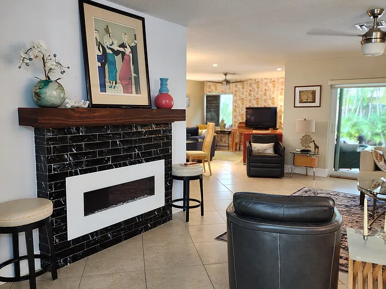 920 NW 49th Ave — Photo 3