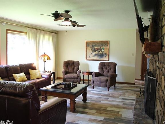 3rd image of 100 Yorkshire Dr