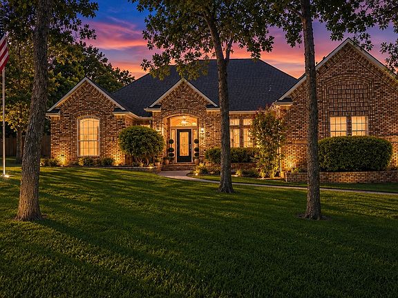 2nd image of 370 Canyon Oaks Dr