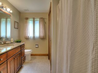 62 Lancaster Farm Rd, Salem, NH 03079