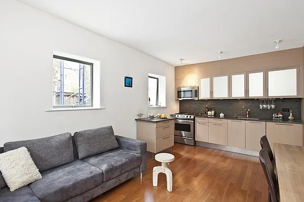 Rented by Pulse International | media 19