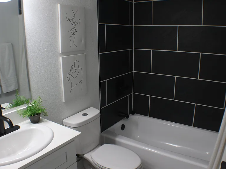 5017 Birchwood Ln — Photo 5