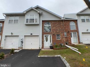 831 Lily Ln, Ewing, NJ 08638