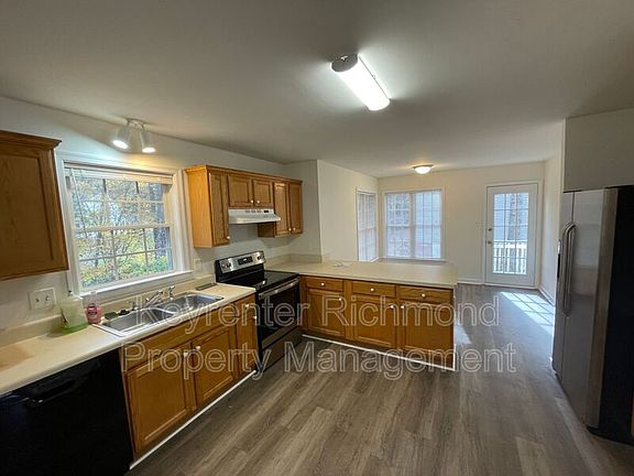 3rd image of 7919 Nashua Dr
