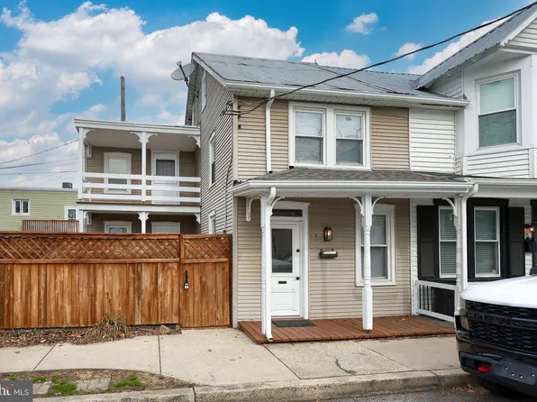9 E Orange St, Lititz, PA 17543