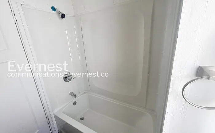 3353 E 132nd St #2 — Photo 9