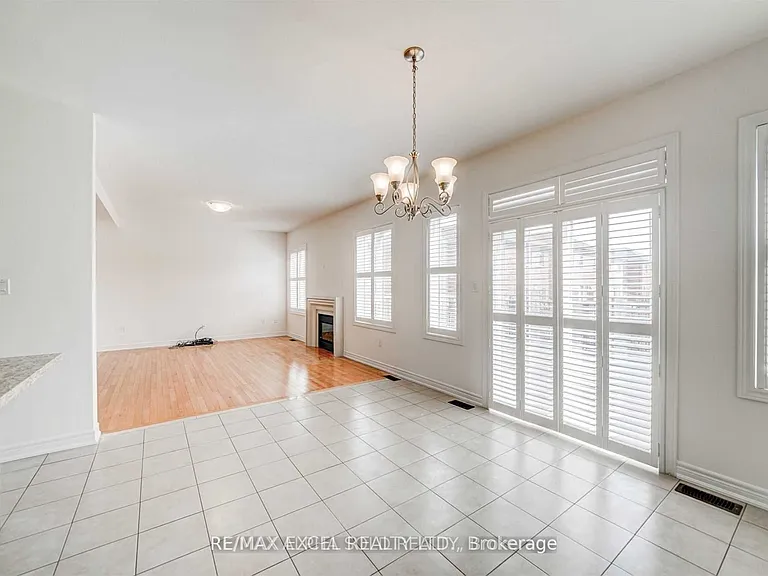 67 Alvin Curling Cres — Photo 18