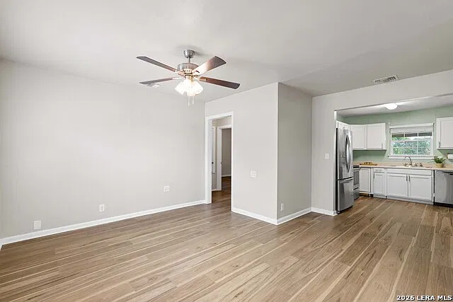 3 bed, 1.0 bath, 1025 sqft, $1,750 — Photo 4