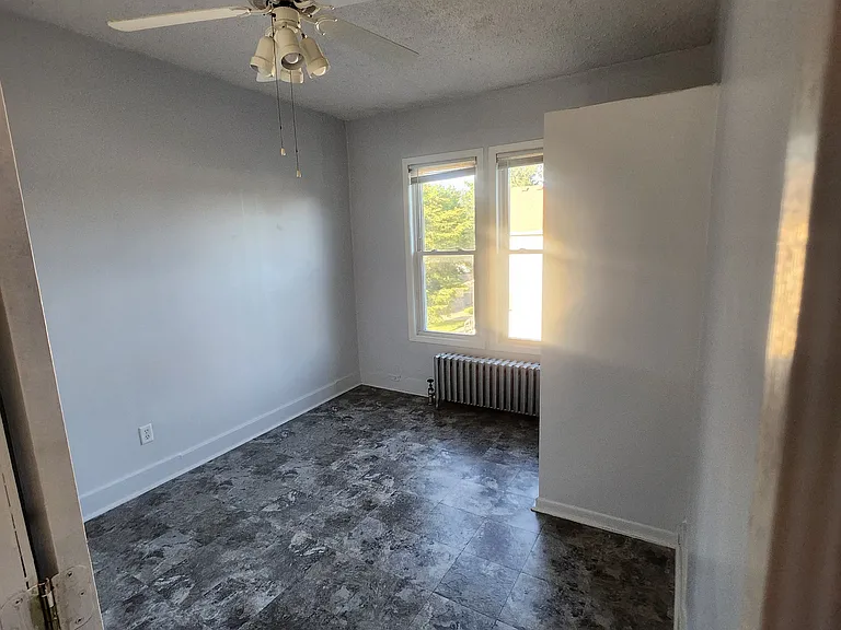 468 Beaumont St E #4 — Photo 18