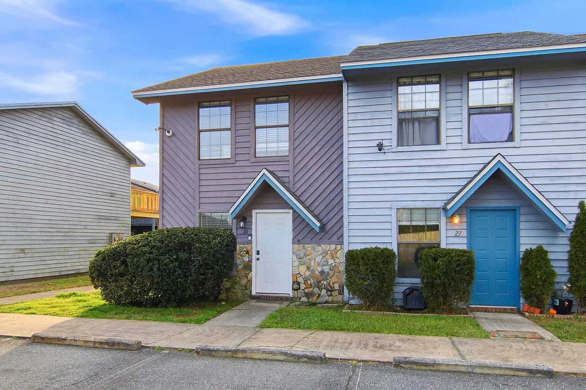 Building Photo - 1325 Greendale Ave #26