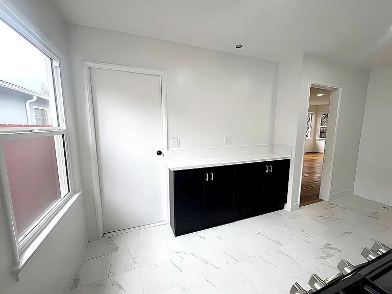 2416 Boone Ave — Photo 10