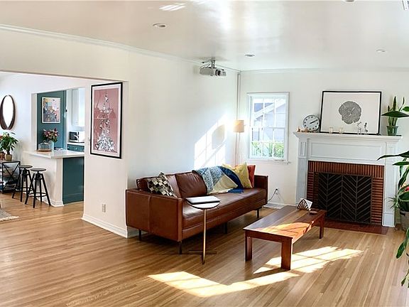 5th image of 990 N Catalina Ave