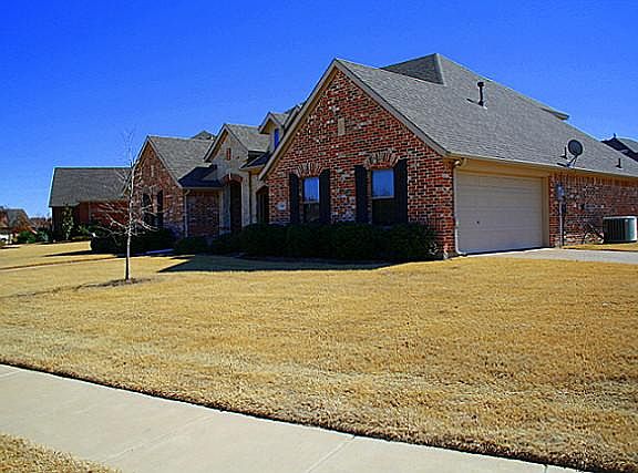 3rd image of 160 Courtney Bay Ln
