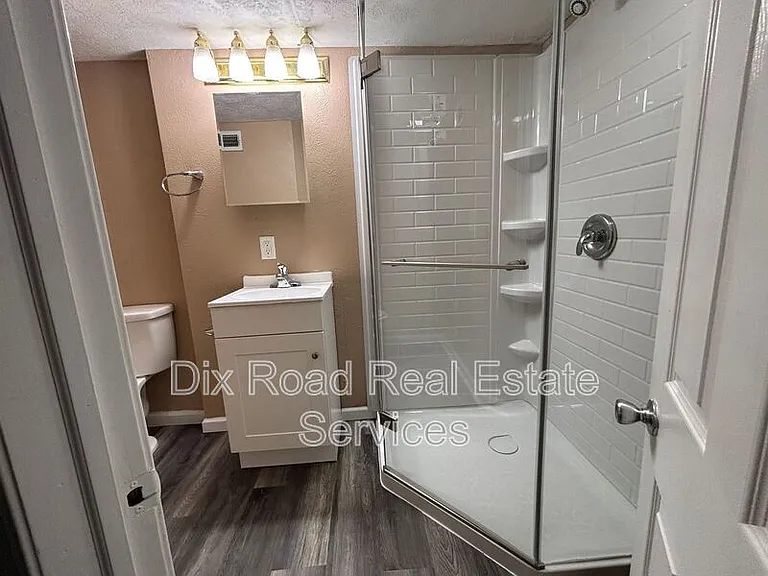 1927 Burroughs Dr — Photo 38