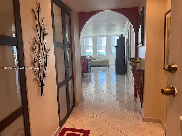5401 Collins Ave #931 — Photo 16