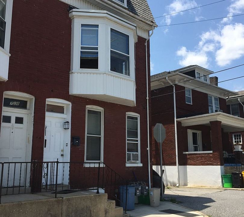 2nd image of 726 S Pershing Ave APT 1