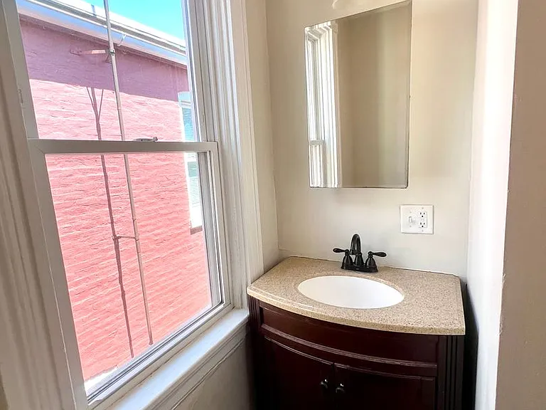538 Lafayette St — Photo 15