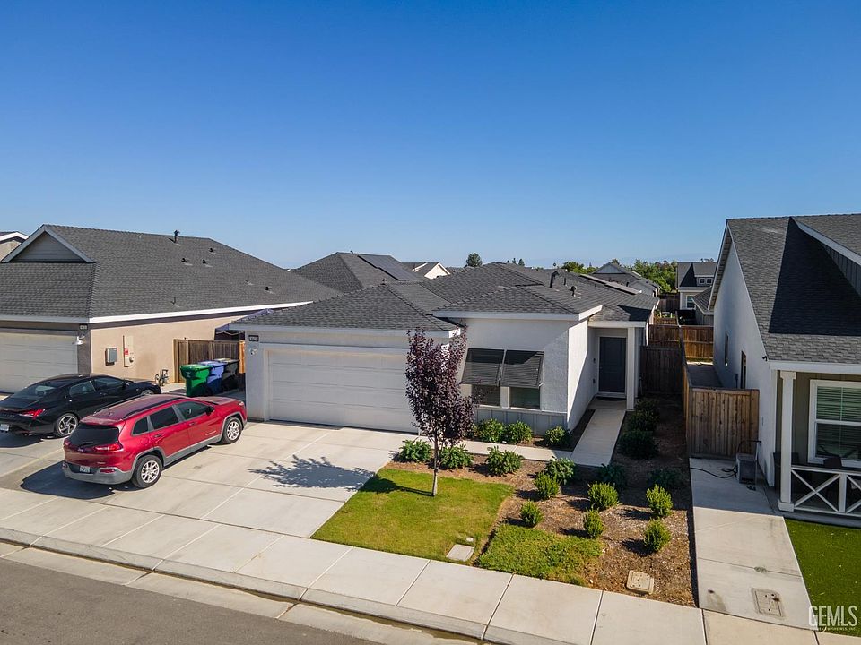 1st image of 9627 Maple Terrace Ln