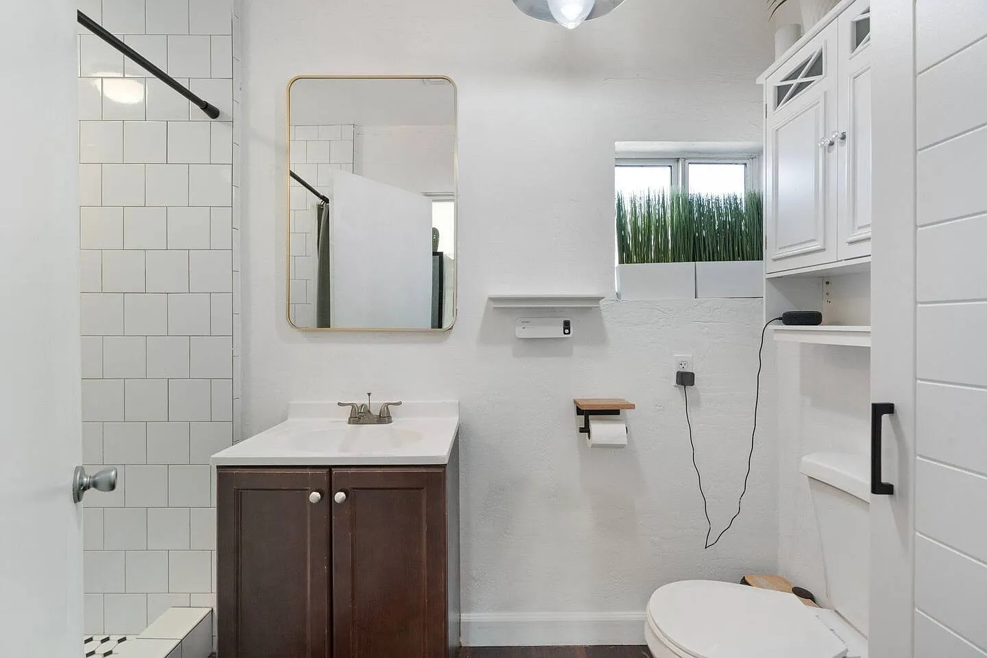 2242 E Sheridan St — Photo 2