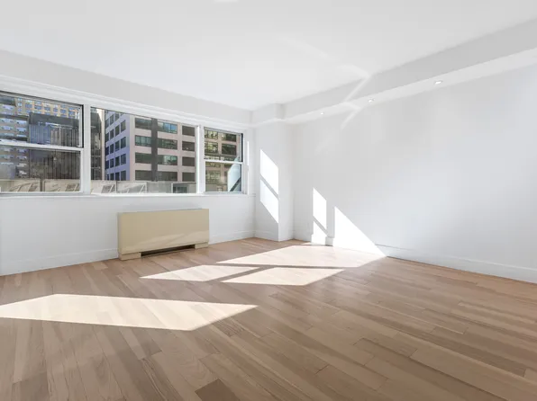 321 East 48th Street image 6 of 9