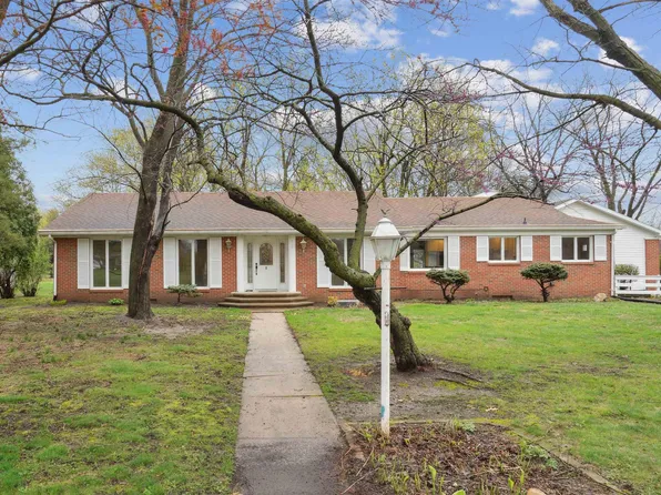 415 W Water St, Shell Rock, IA 50670