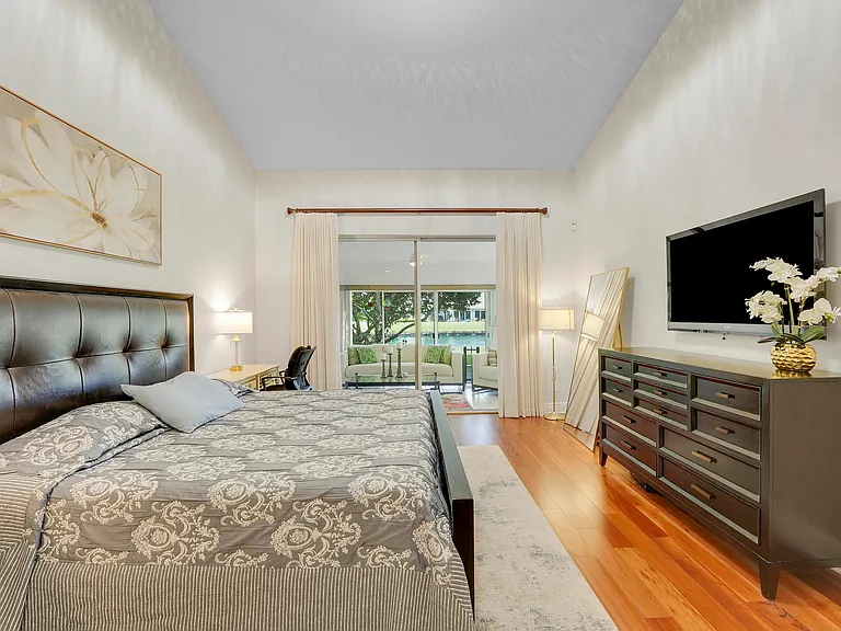 7136 Ashford Ln — Photo 24