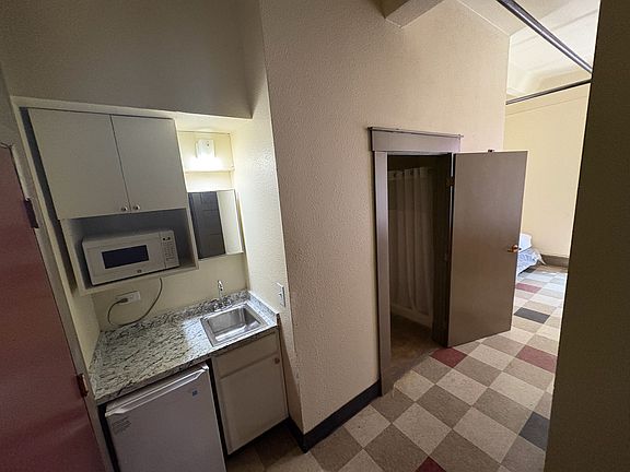 5th image of 25 E 16th Ave #4e65f4767
