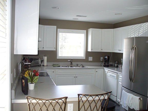 4th image of 629 Mason Knoll Dr