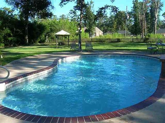 4th image of 447 Piney Point Dr