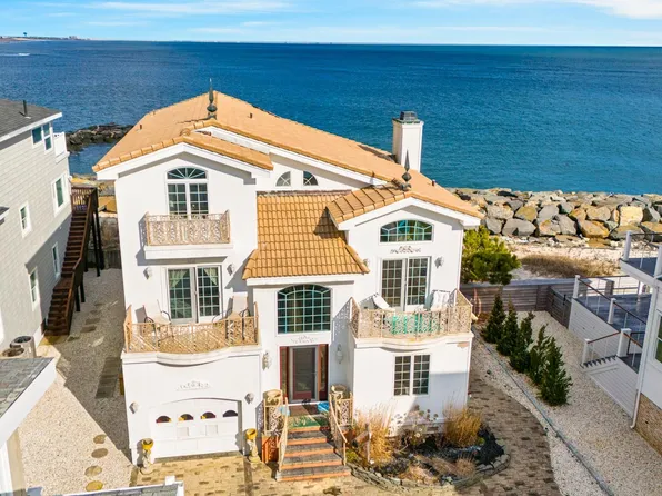 283 6th St, Avalon, NJ 08202