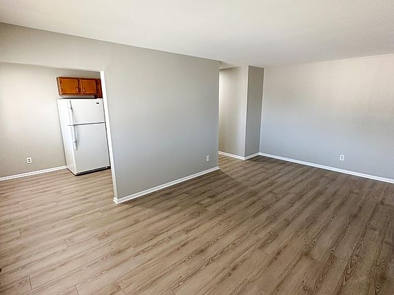 4th image of 4117 Gratiot Ave #8