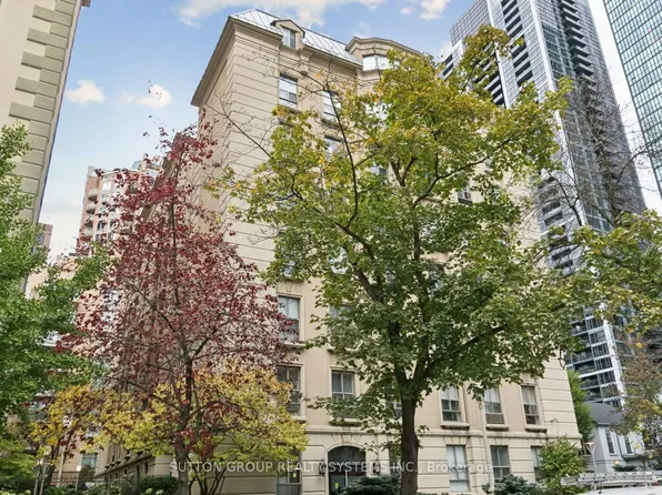 88 Charles St E #205, Toronto, ON M4Y 2W7