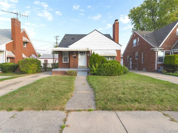 15145 Sprenger Ave, Eastpointe, MI 48021