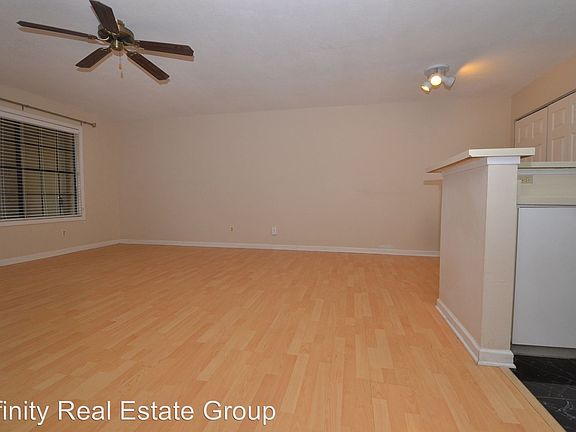 5th image of 300 Lakepointe 104 Dr