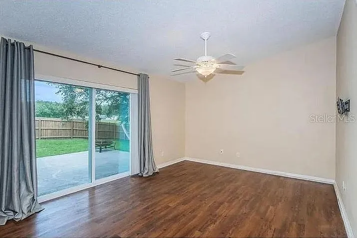 557 Rapid Falls Dr — Photo 7