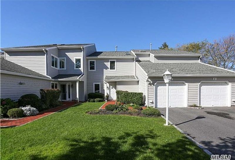 1st image of 4 Beaver Ln W