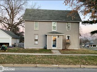 1008 10th St, Grundy Center, IA 50638