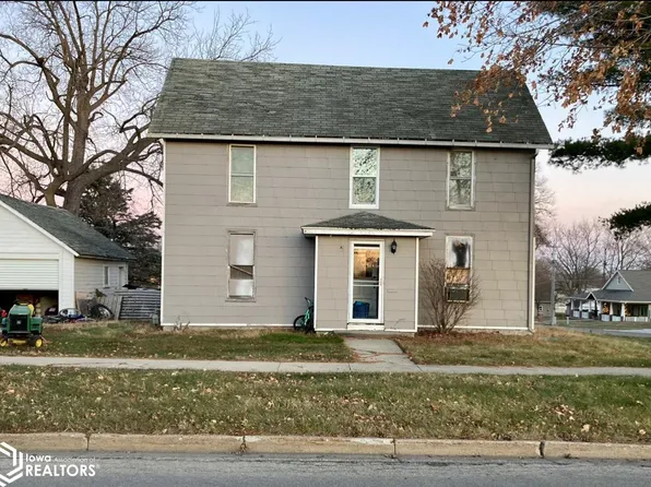 1008 10th St, Grundy Center, IA 50638