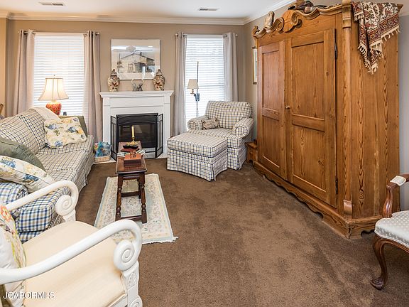 5th image of 4031 Cambridge Cir