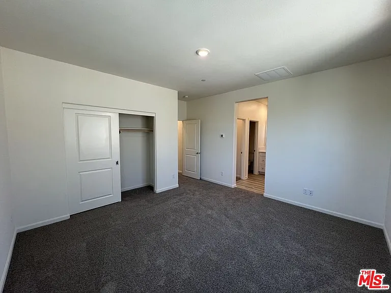 25198 Harmony Ave — Photo 11